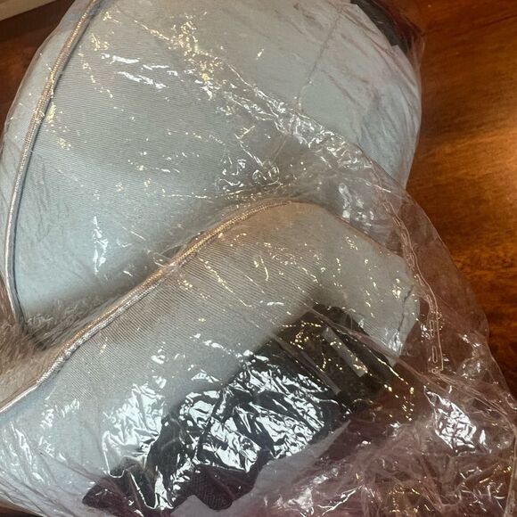 Modern Maze 360 Shaped Memory Foam  Pillow with all Around Blue - Picture 8 of 9